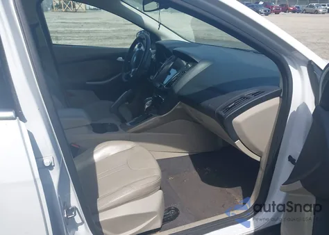 2012 Ford Focus Sel z USA, uszkodzony, nr VIN 1FAHP3M21CL270519